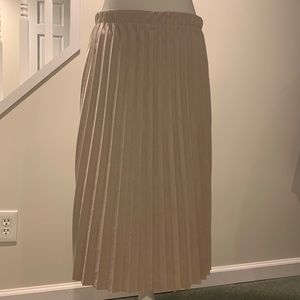 Zara pleated faux suede skirt XL